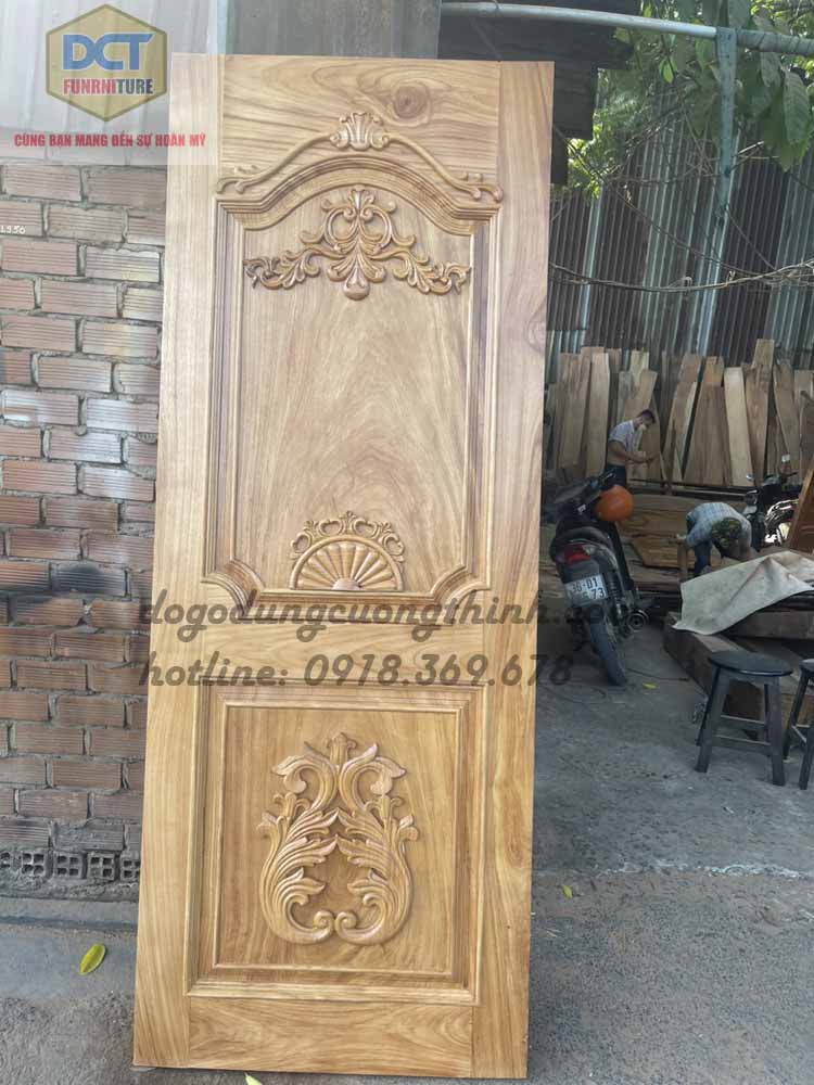 Mẫu cửa phòng tân cổ điển gỗ gõ đỏ CP49gd
